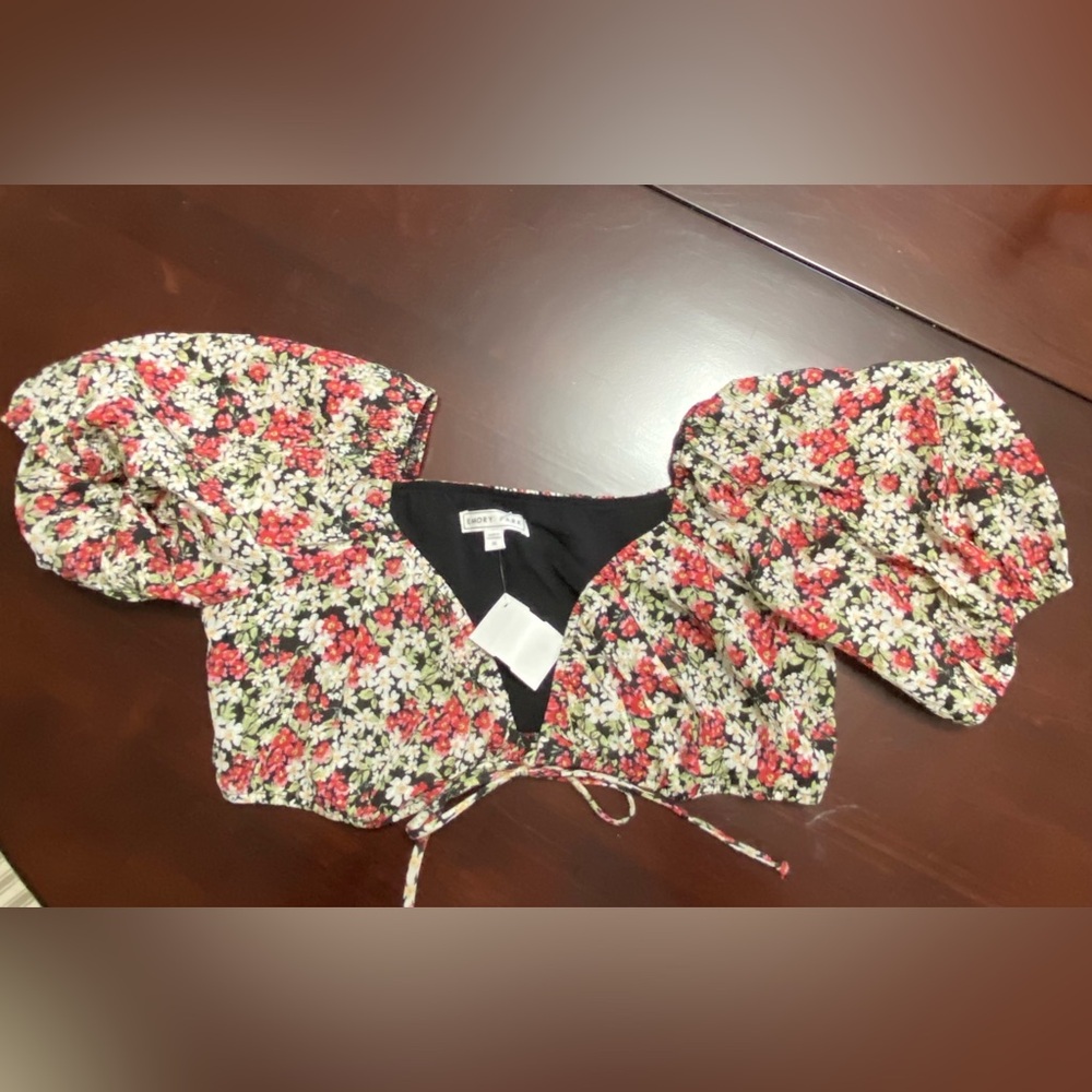 NWT Emory Park Tie Front Short Sleeve Crop Top, size Medium